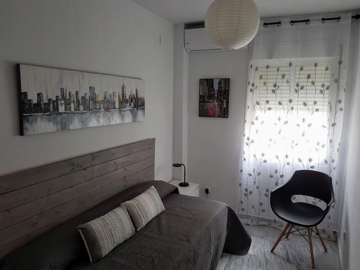 Apartamentos Seneca Junto Al Centro Malaga Luaran gambar