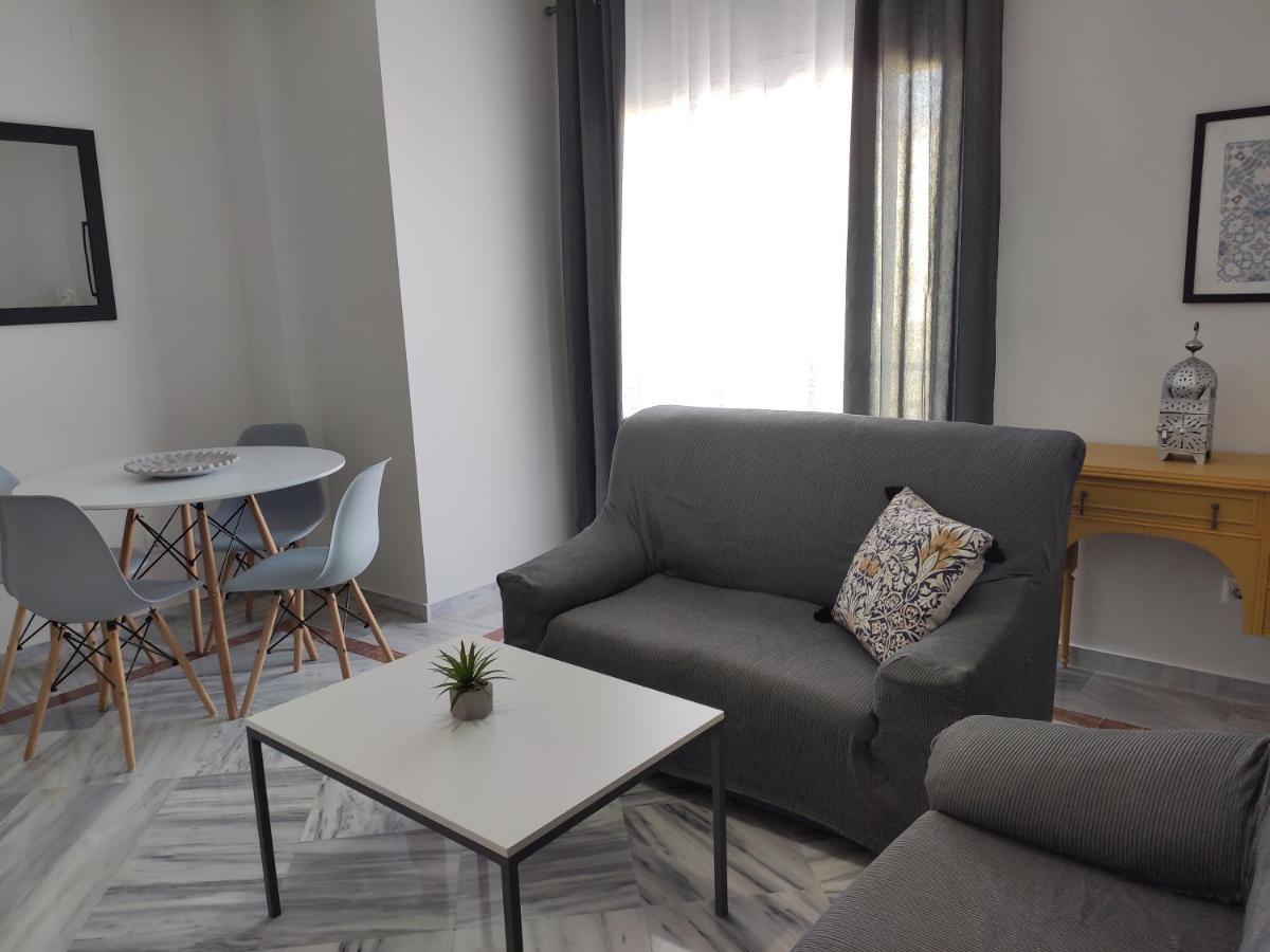 Apartamentos Seneca Junto Al Centro Malaga Luaran gambar
