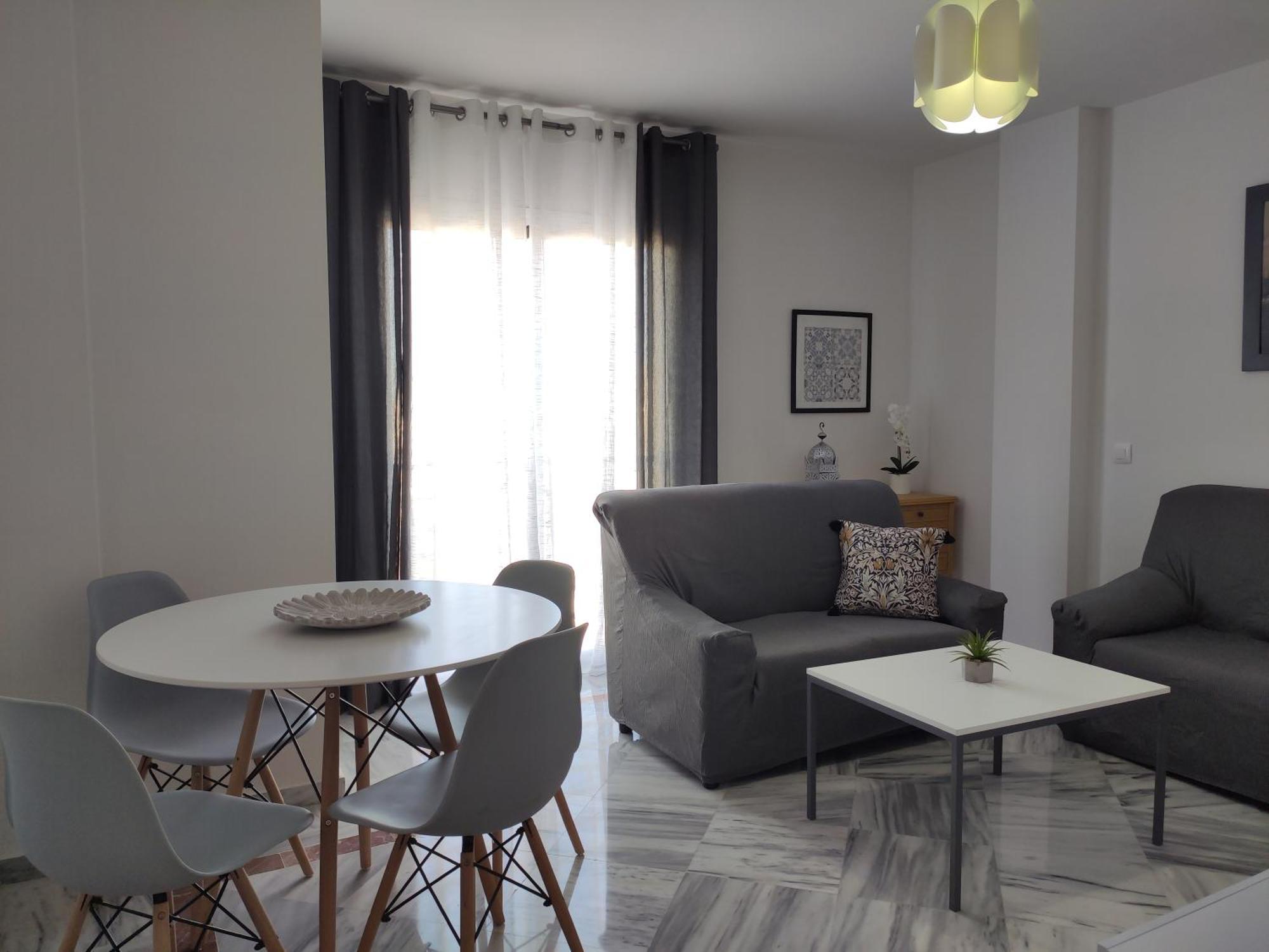 Apartamentos Seneca Junto Al Centro Malaga Luaran gambar