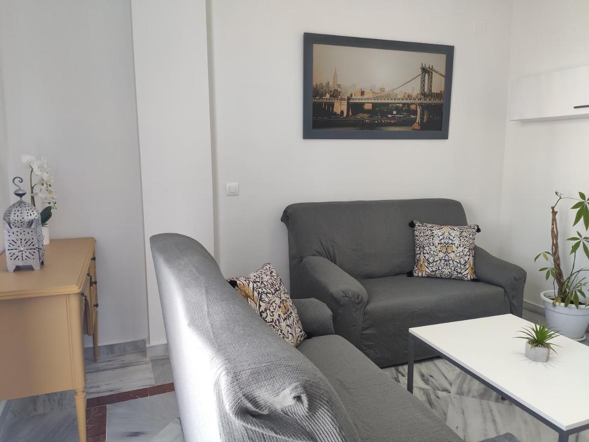 Apartamentos Seneca Junto Al Centro Malaga Luaran gambar