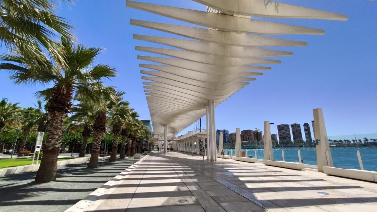 Apartamentos Seneca Junto Al Centro Malaga Luaran gambar