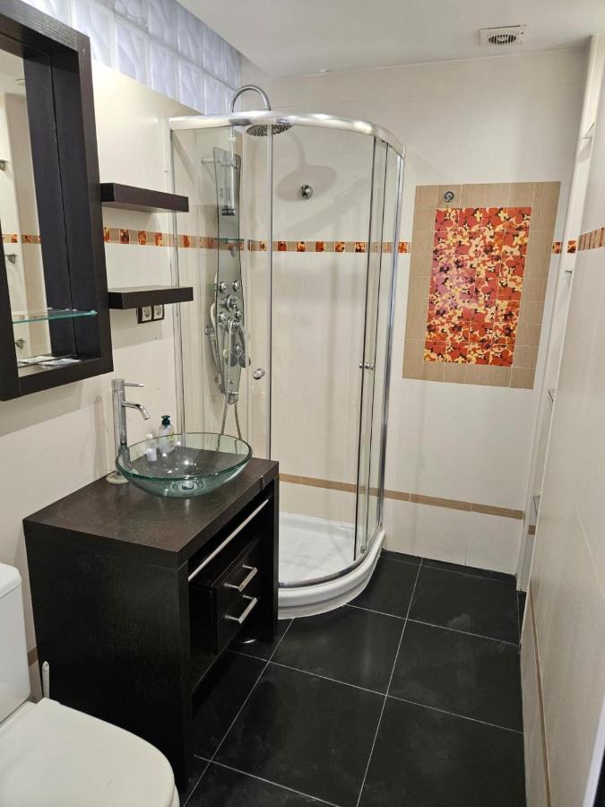 Apartamentos Seneca Junto Al Centro Malaga Luaran gambar