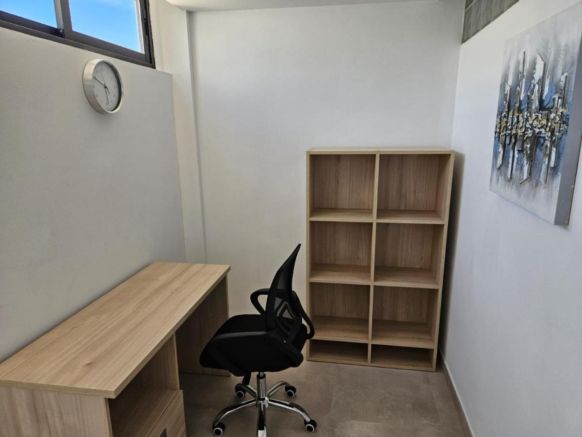 Apartamentos Seneca Junto Al Centro Malaga Luaran gambar