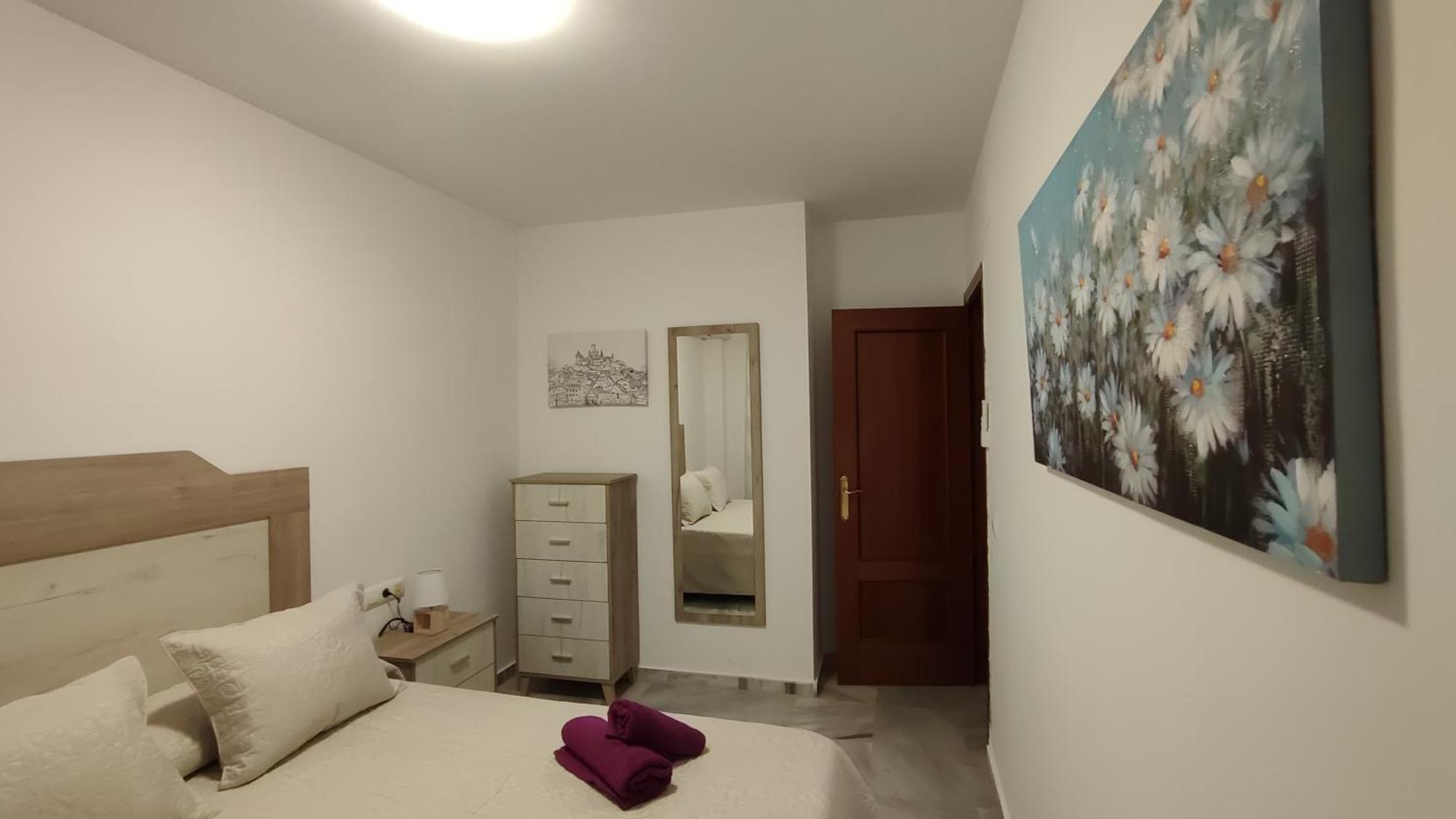 Apartamentos Seneca Junto Al Centro Malaga Luaran gambar